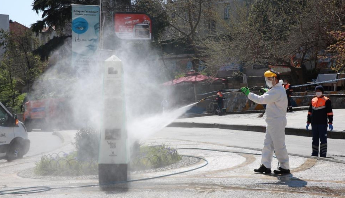İBB ekipleri tüm İstanbul'u dezenfekte etti