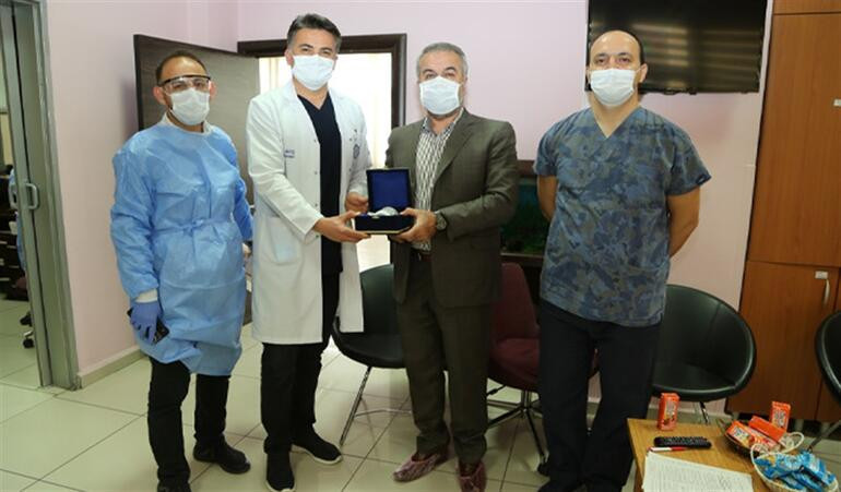Koronavirüsü yenen profesör, ''immün plazma'' bağışçısı oldu