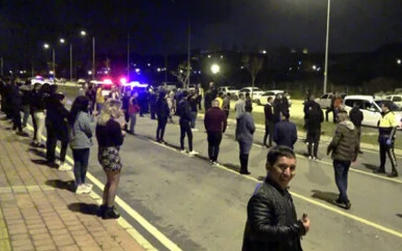 Antalya'da dansözlü alkollü partiye polis baskını