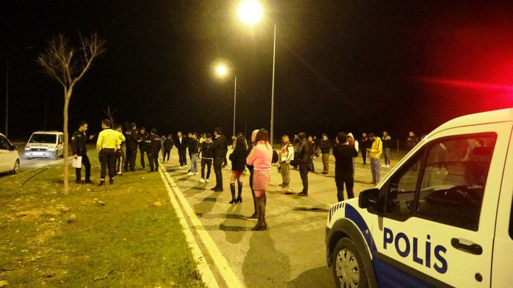 Polisten gece yarısı baskını: Önce corona önlemi sonra ceza