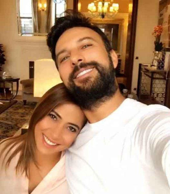 Tarkan ailesiyle birlikte karantinada