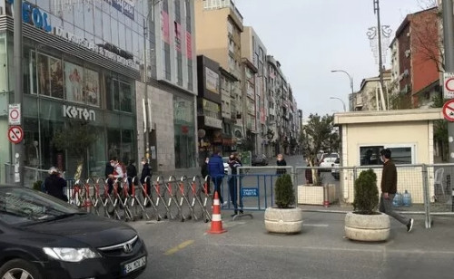İstanbul'da bir meydan daha yaya trafiğine kapatıldı