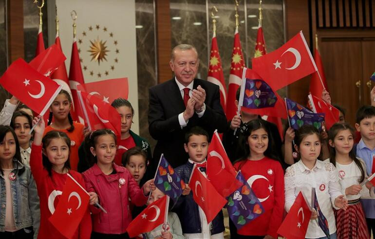 Erdoğan'a bu hatayı kim yaptırdı: ''İstiklal Marşı canlı değil banttandı''