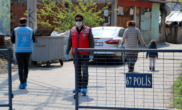 Zonguldak'ta 3 ev karantinaya alındı