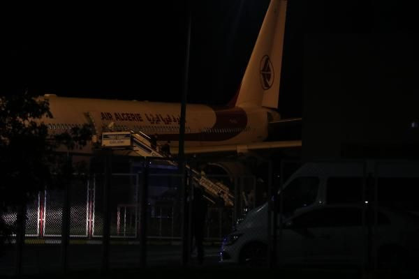 Cezayir'deki Türk vatandaşları Türkiye'ye