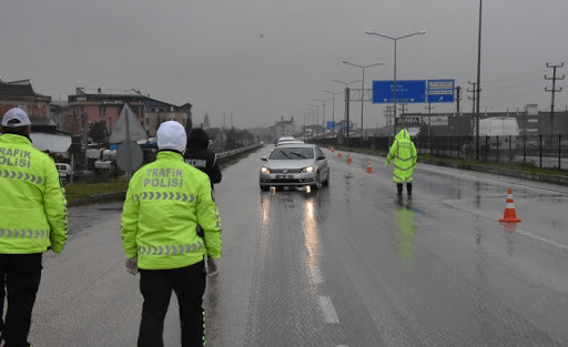 Bir ilde daha şehir içi seyahat kısıtlandı