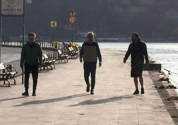 Yasak dinlemediler! Güneşi gören soluğu sahilde aldı