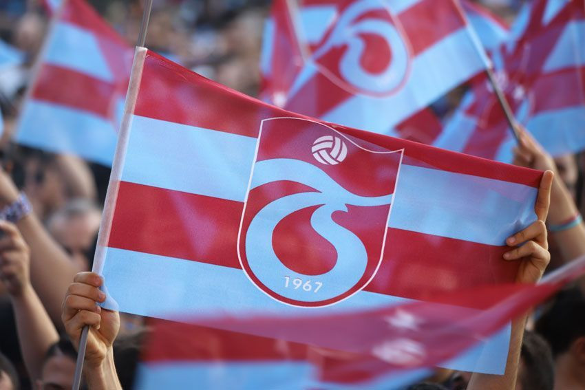Bordo-mavili taraftarlar şampiyonu ilan etti!