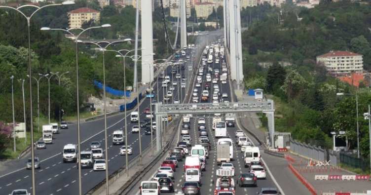 İstanbul'da boğaz köprülerinde trafik yoğunluğu