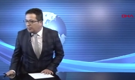 Sunucu canlı yayında depreme böyle yakalandı