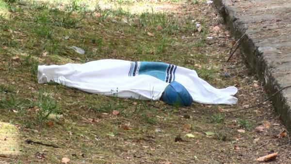 Site bahçesinde bebek cesedi bulundu - Resim : 2