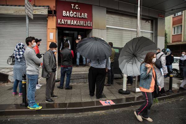 İzin verildiğini duyan koştu! ''Burada bekleyeceğim başka çare yok''