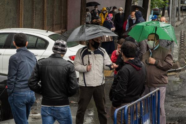 İzin verildiğini duyan koştu! ''Burada bekleyeceğim başka çare yok''