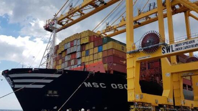 Dünyanın en büyük konteyner gemisi Tekirdağ'a demirledi