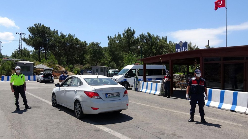 24 saatte 10 bin araç! Yazlıkçılar Bodrum'a akın ettiler!