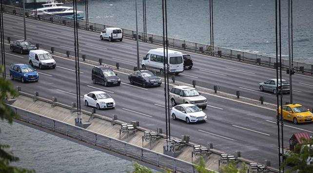 Sokağa çıkmak yasak, köprü ve otoyollar ücretsiz oldu sosyal medya yıkıldı!