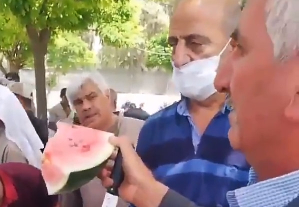 ''Bu karpuz beyaz çıkarsa ülkeyi terk ederim'' dedi ama...