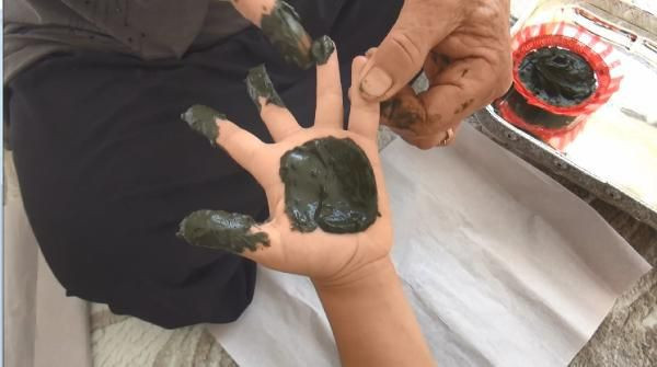 Asırlardır bayramı kına yakarak karşılıyorlar