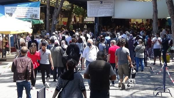 Halk pazarında sosyal mesafe hiçe sayıldı!