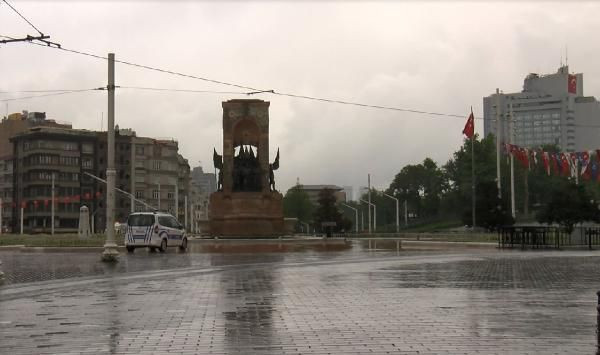 Ani yağış İstanbullulara zor anlar yaşattı