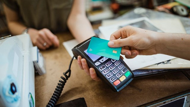 Bilim Kurulu üyesi uyardı: Kart banknottan daha riskli