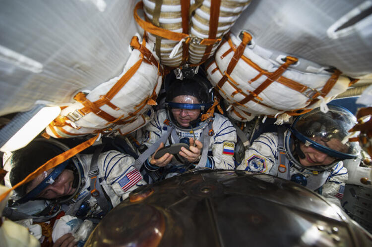 NASA, 8 ay karantinada kalacak elemanlar arıyor!