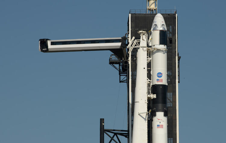 NASA, 8 ay karantinada kalacak elemanlar arıyor!