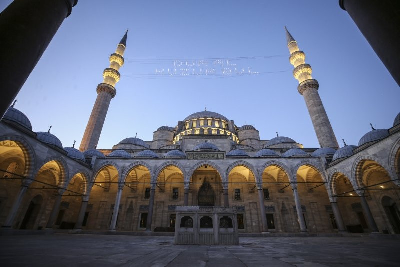 Koronavirüs gölgesinde sessiz bayram