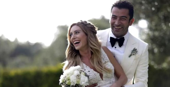 3,5 aylık hamile olan Sinem Kobal'dan bayram pozu