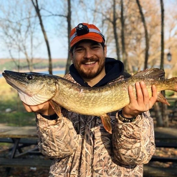 Çağatay Ulusoy ve sevgilisi Duygu Sarışın ayrıldı mı? - Haber3
