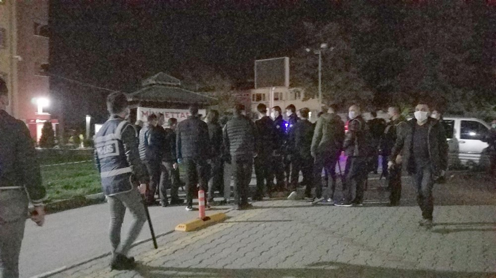 Alkollü muhtar hamile kadını tekmeleyip polise saldırdı!
