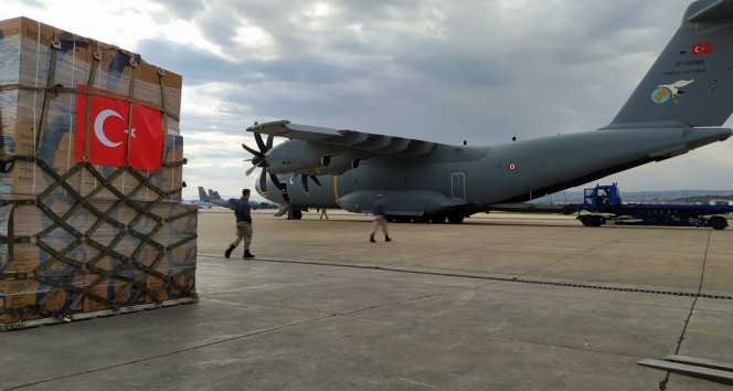 Türkiye'den bir ülkeye daha tıbbi yardım uçağı havalandı