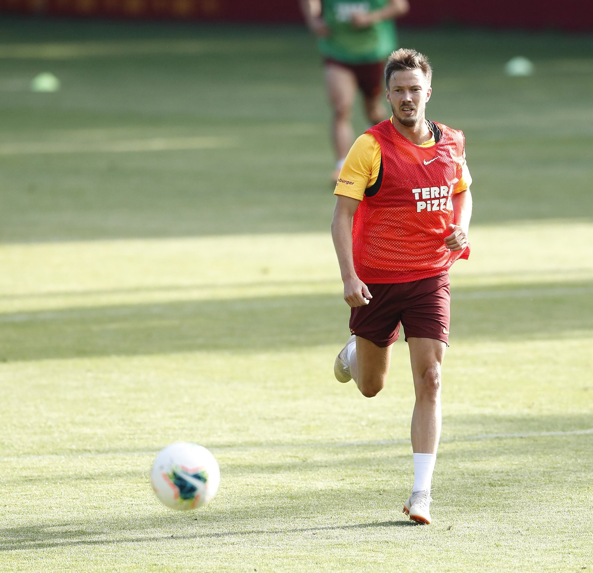 Galatasaray antremanda vites büyüttü
