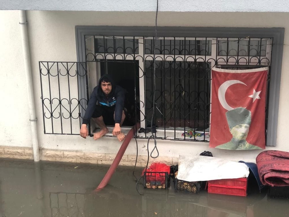 Ankara'yı sağanak vurdu
