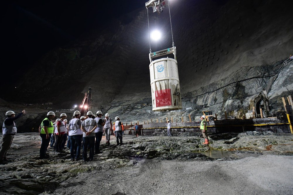 Türkiye'nin en yüksek barajında son 70 metre kaldı