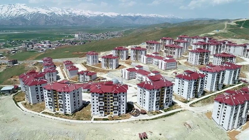 TOKİ'nin 894 TL taksitle ev fırsatının temelleri atılıyor