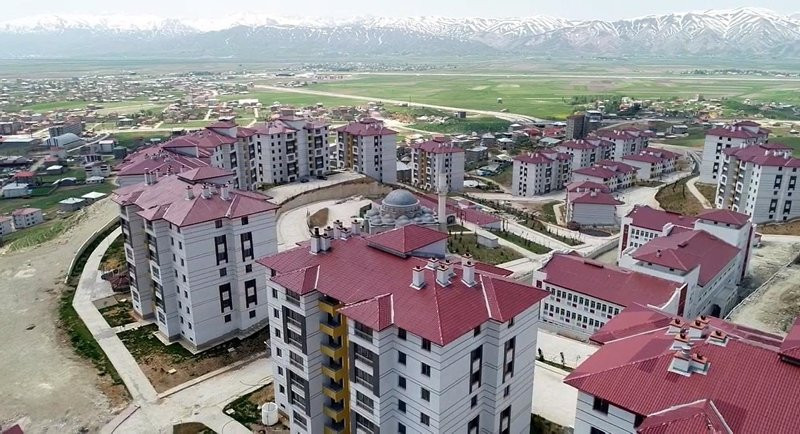 TOKİ'nin 894 TL taksitle ev fırsatının temelleri atılıyor