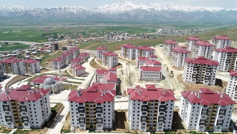 TOKİ'nin 894 TL taksitle ev fırsatının temelleri atılıyor