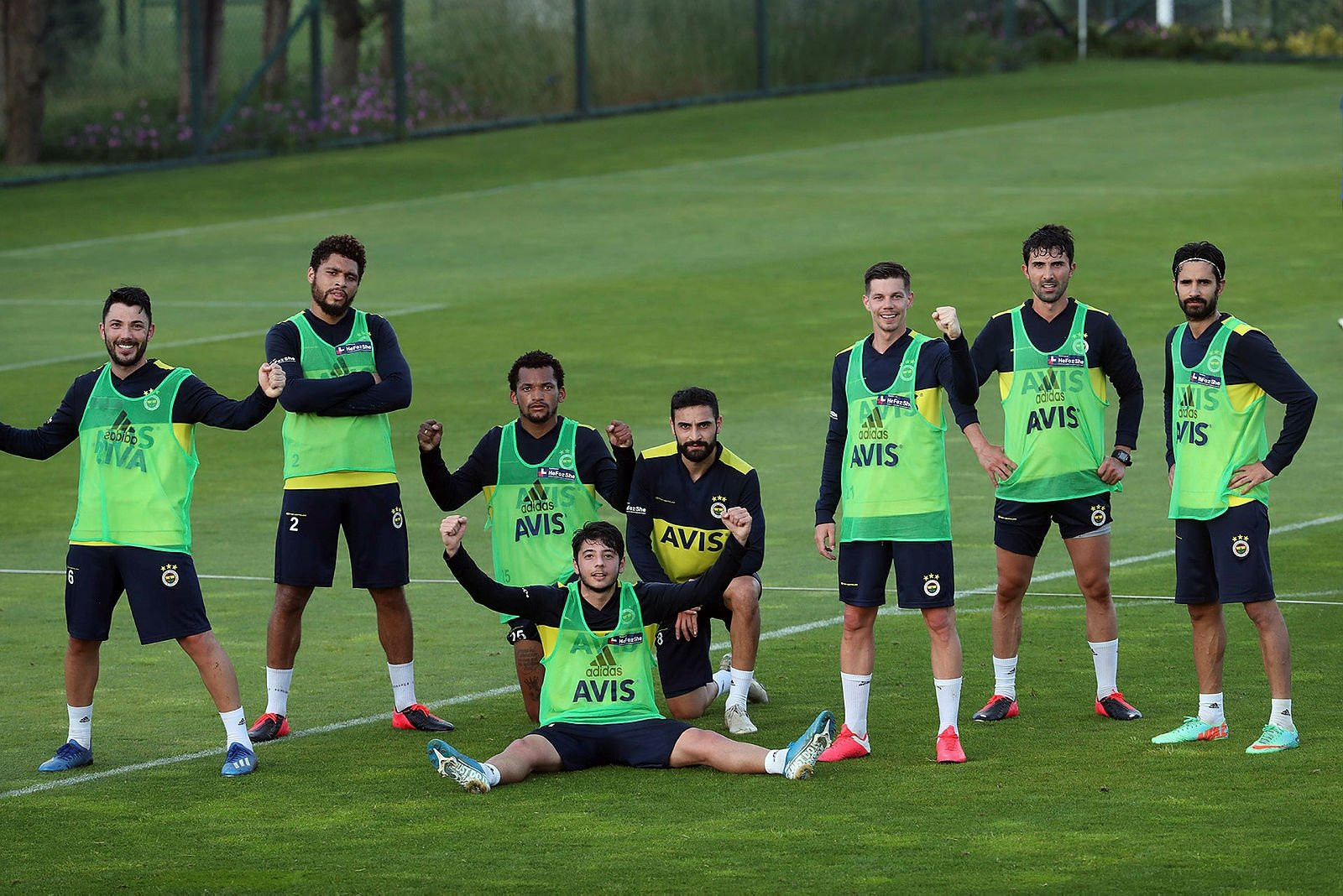 Fenerbahçe'deki ayrılığı resmen duyurdu!
