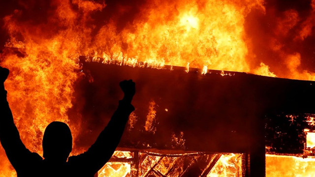 ABD yangın yeri! Polis şiddetine öfke dinmiyor