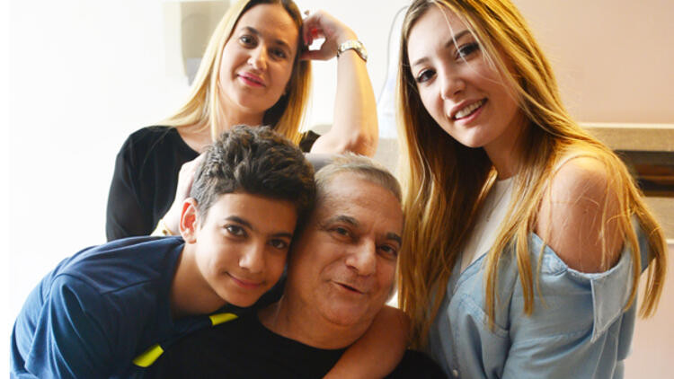 Mehmet Ali Erbil: Burnumda tütüyorlar