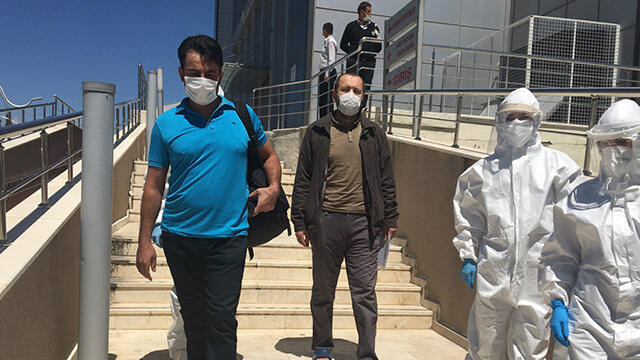 Burdur'da 2 hasta koronavirüsü yenip taburcu oldu