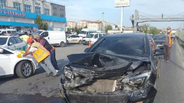 Zincirleme kaza: 8 araç birbirine girdi