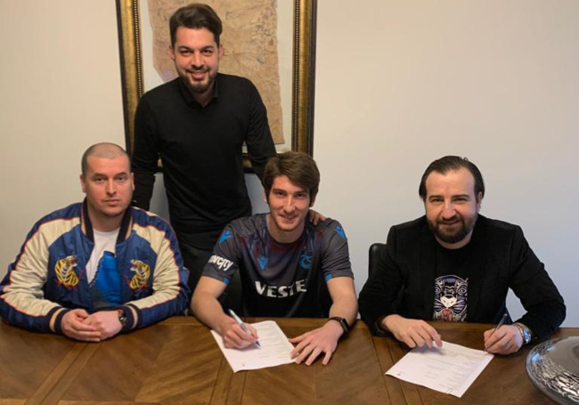 Trabzonspor'dan bir transfer daha! Genç isim...