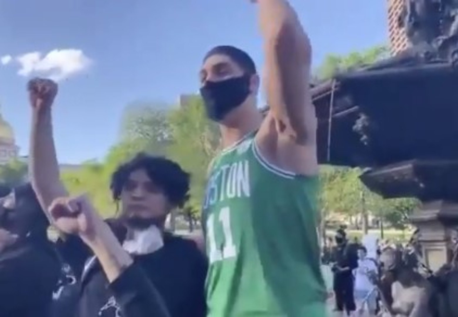 FETÖ’cü Enes Kanter bakın nerede ortaya çıktı!