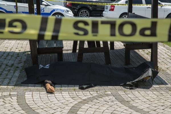 İstanbul'da korkunç cinayet! Parkta kurşun yağmuruna tuttu