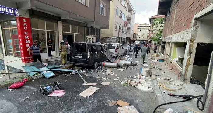 İstanbul'da patlama! Yaralılar var