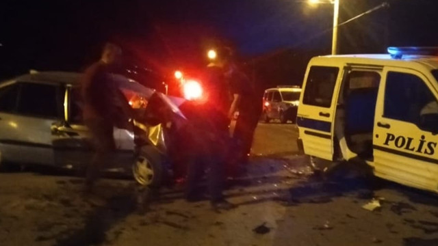 Kahramanmaraş'ta polis aracı ve otomobil çarpıştı: 2 ölü