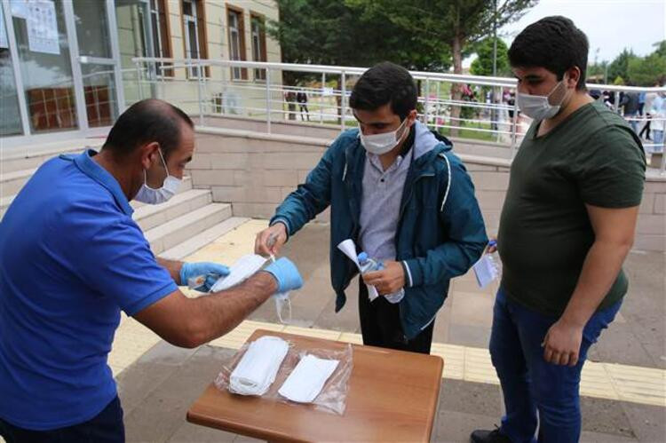 Salgın sürecindeki ilk sınav böyle başladı - Resim: 2