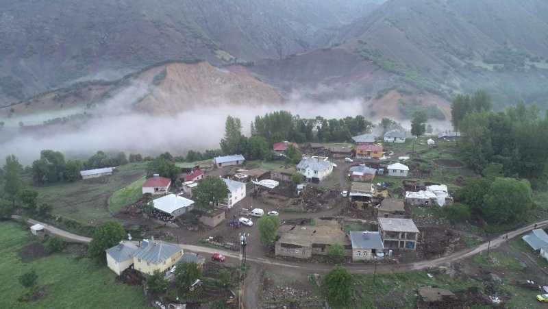 Bingöl'deki deprem bölgesinden yeni görüntüler